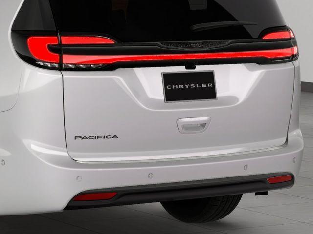 Photo of 2026 Bright White Clearcoat Chrysler Pacifica