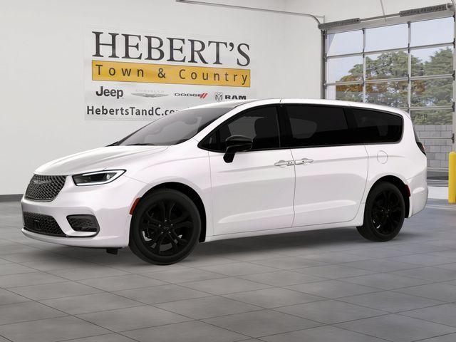 Photo of 2026 Bright White Clearcoat Chrysler Pacifica