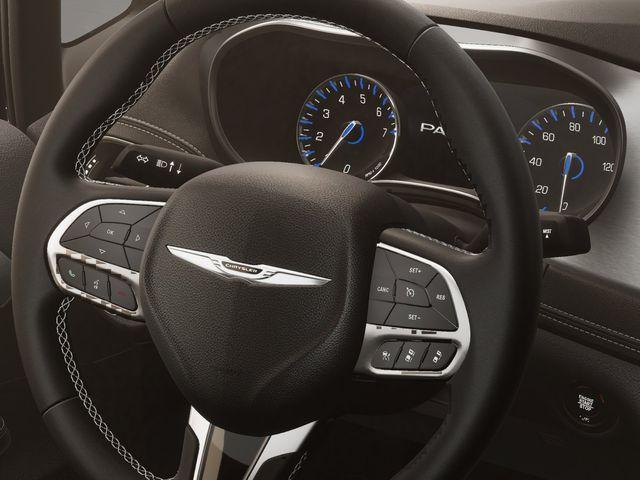 Photo of 2026 Bright White Clearcoat Chrysler Pacifica