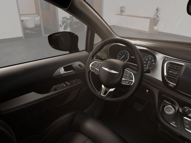 Photo of 2026 Bright White Clearcoat Chrysler Pacifica