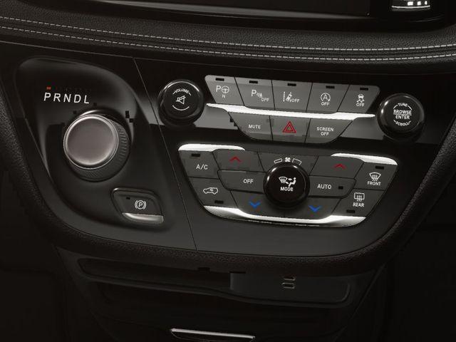 Photo of 2026 Bright White Clearcoat Chrysler Pacifica