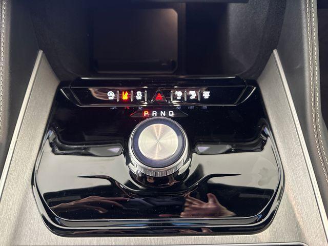 Photo of 2025 Bright White Clearcoat Jeep Wagoneer