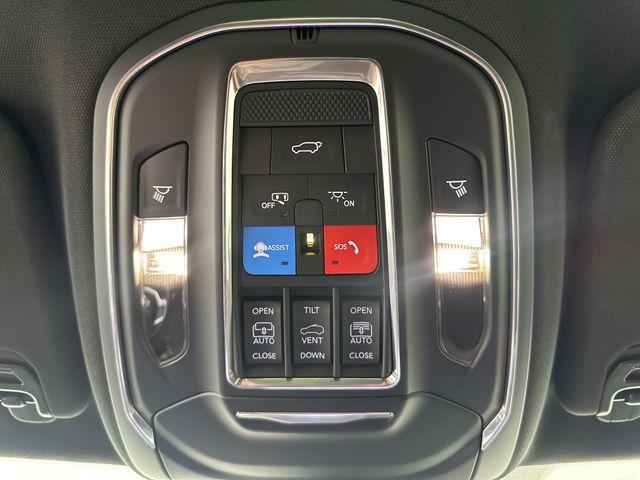 Photo of 2025 Bright White Clearcoat Jeep Wagoneer