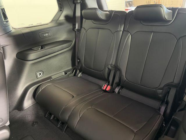 Photo of 2025 Silver Zynith Jeep Grand Cherokee L