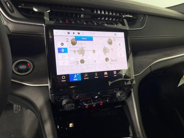 Photo of 2025 Silver Zynith Jeep Grand Cherokee L