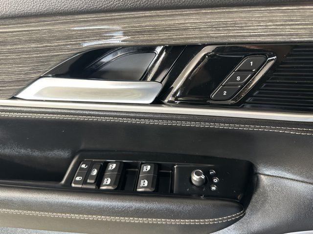 Photo of 2022 Diamond Black Jeep Wagoneer
