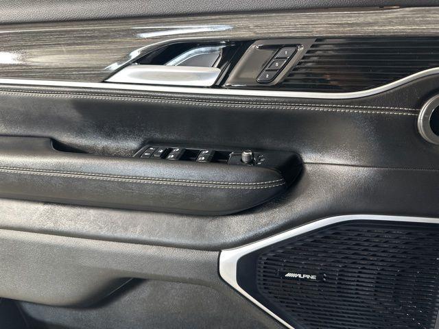 Photo of 2022 Diamond Black Jeep Wagoneer