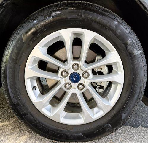 Photo of 2020 Oxford White Ford Escape