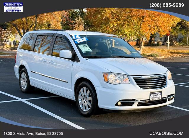 2016 Chrysler Town & Country