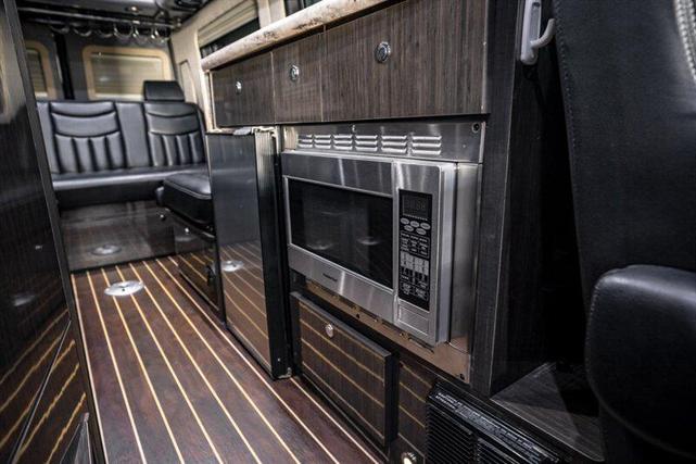 Photo of 2014 Black Mercedes-Benz Sprinter