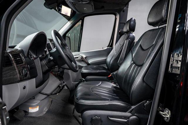 Photo of 2014 Black Mercedes-Benz Sprinter