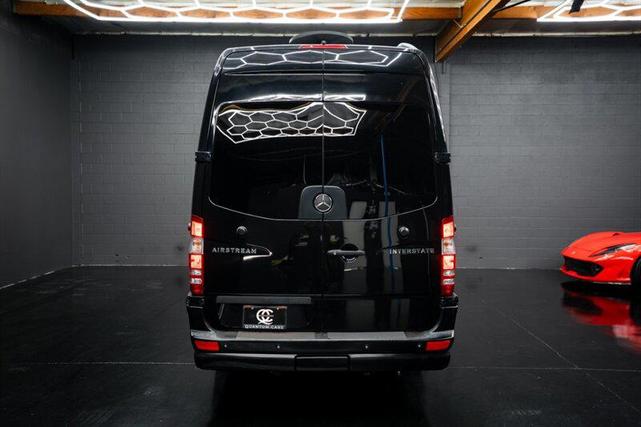 Photo of 2014 Black Mercedes-Benz Sprinter
