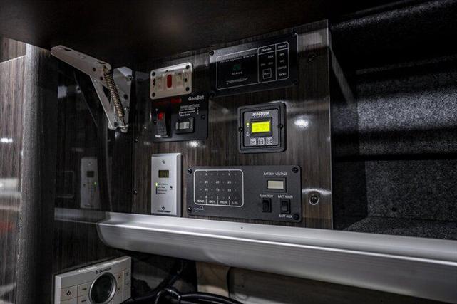 Photo of 2014 Black Mercedes-Benz Sprinter