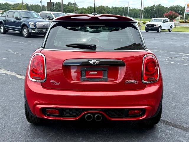 Photo of 2015 Red MINI Hardtop