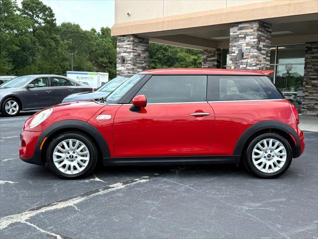 Photo of 2015 Red MINI Hardtop