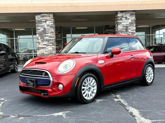 Photo of 2015 Red MINI Hardtop
