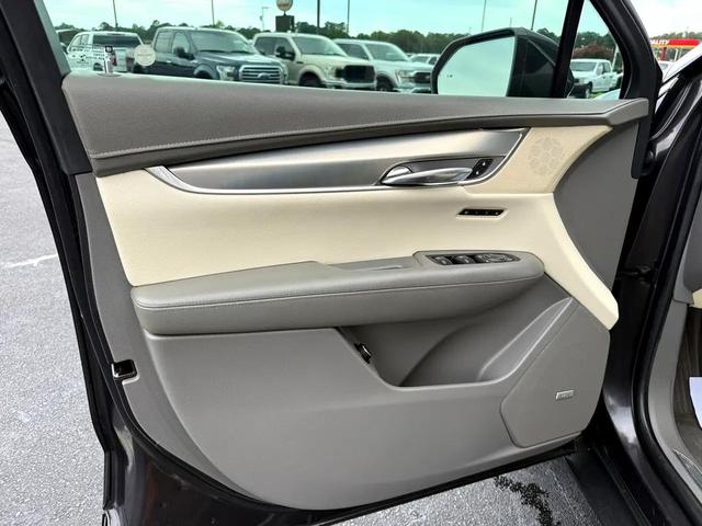 Photo of 2017 Gray Cadillac XT5