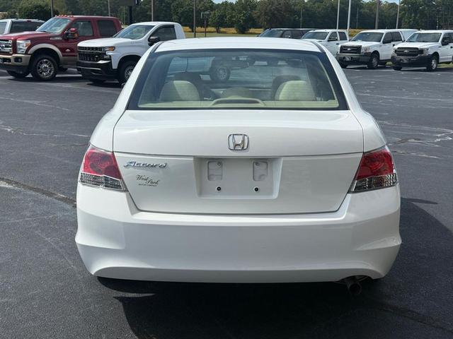 Photo of 2009 Taffeta White Honda Accord