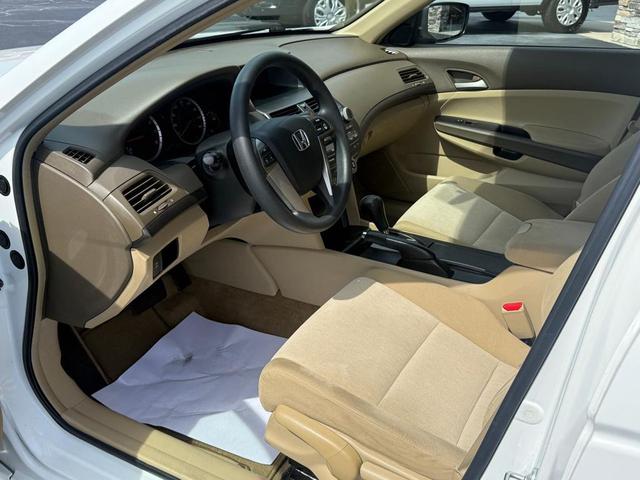 Photo of 2009 Taffeta White Honda Accord