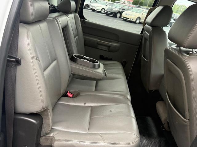Photo of 2009 Summit White Chevrolet Silverado 2500
