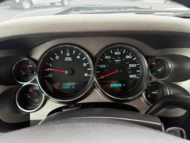 Photo of 2009 Summit White Chevrolet Silverado 2500
