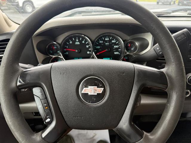 Photo of 2009 Summit White Chevrolet Silverado 2500