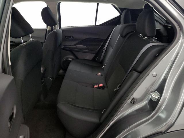 Photo of 2024 Gray Nissan Kicks