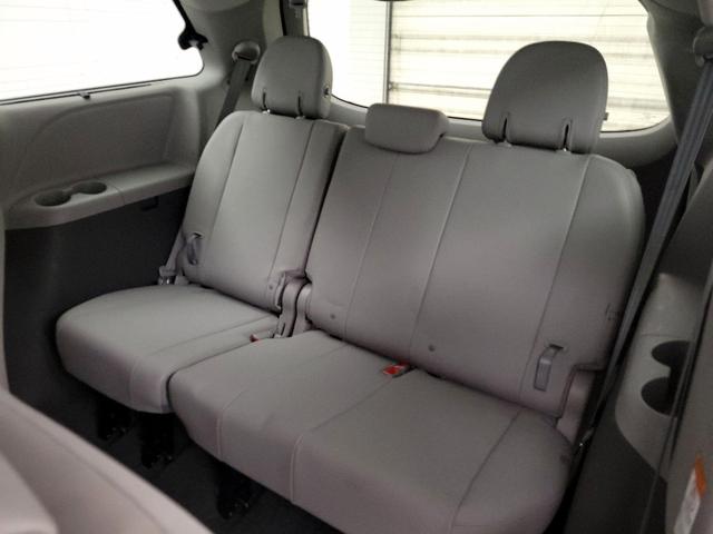 Photo of 2020 Black Toyota Sienna