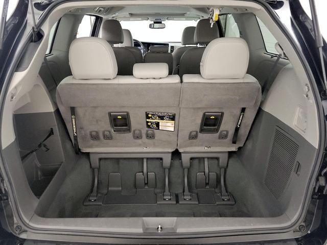 Photo of 2020 Black Toyota Sienna