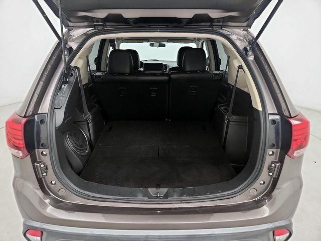 Photo of 2016 Brown Mitsubishi Outlander