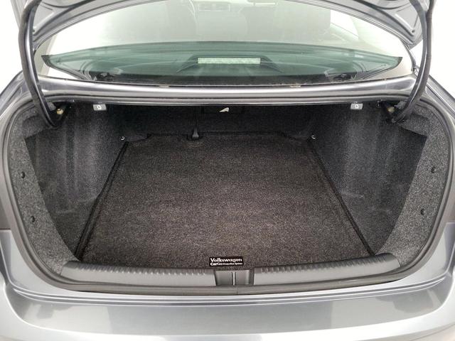 Photo of 2015 Gray Volkswagen Jetta