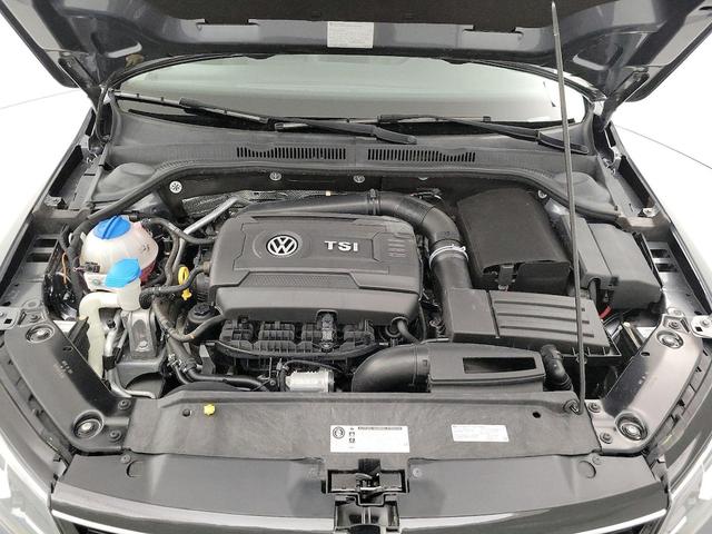 Photo of 2015 Gray Volkswagen Jetta
