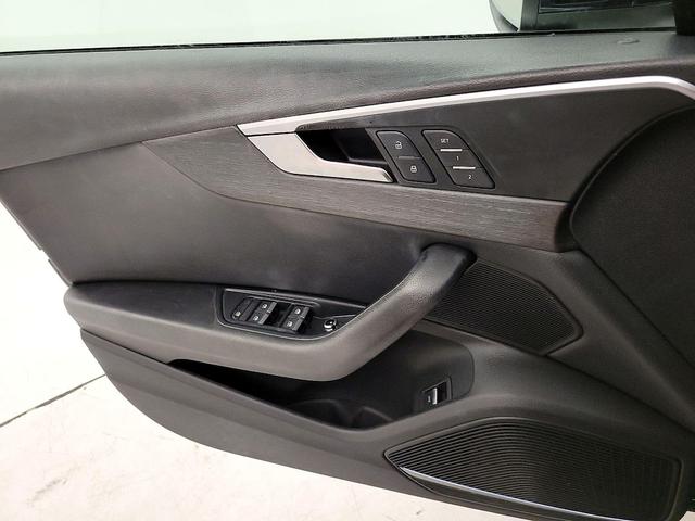 Photo of 2018 Gray Audi A4