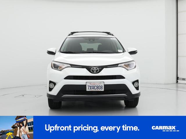 Photo of 2017 White Toyota RAV4