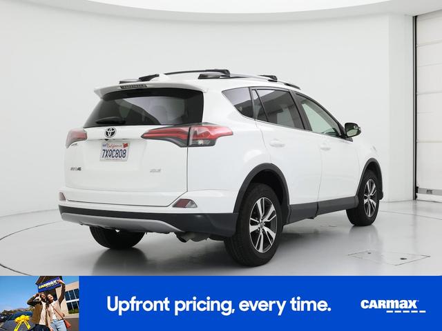 Photo of 2017 White Toyota RAV4