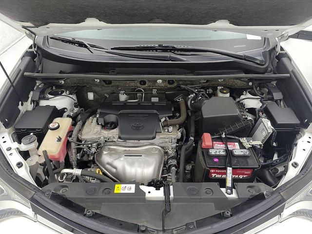Photo of 2017 White Toyota RAV4