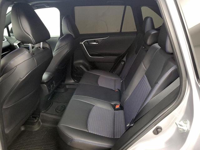 Photo of 2023 Silver Toyota RAV4 Hybrid