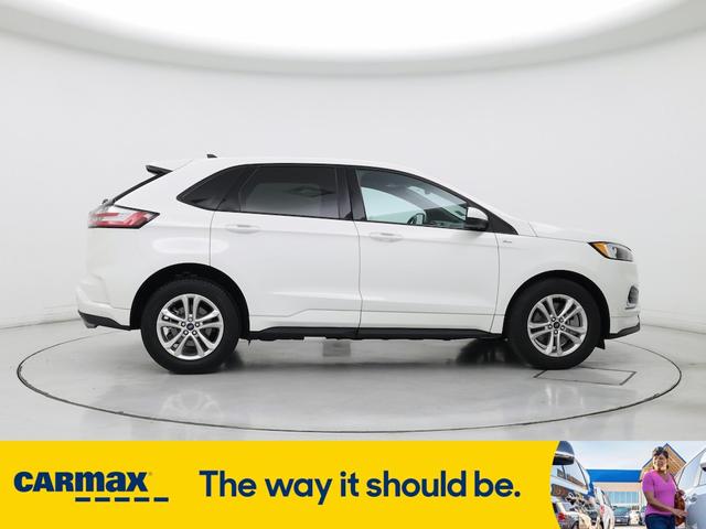 Photo of 2021 White Ford Edge