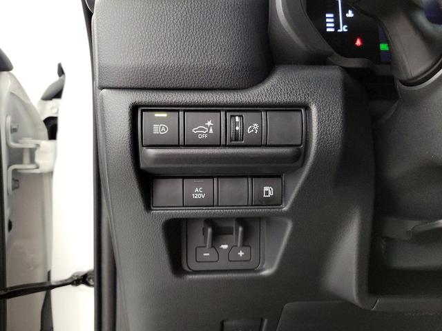 Photo of 2025 White Toyota Land Cruiser