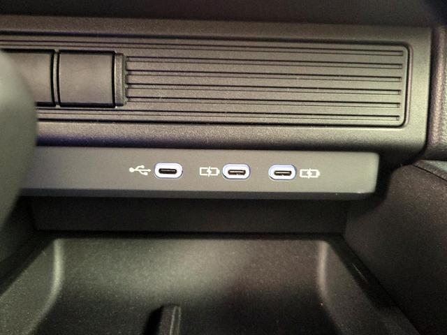 Photo of 2025 White Toyota Land Cruiser