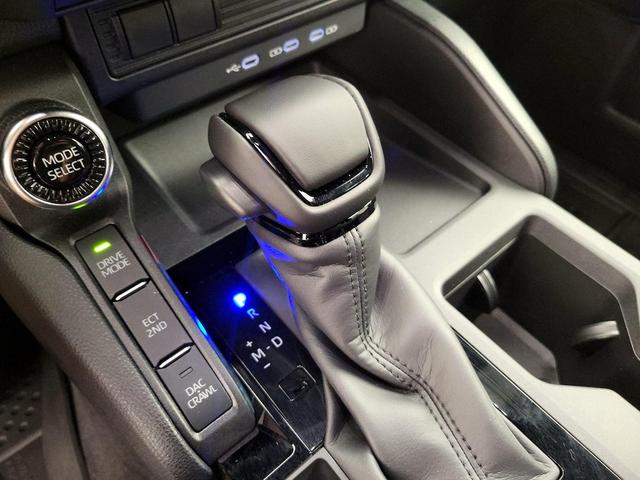 Photo of 2025 White Toyota Land Cruiser