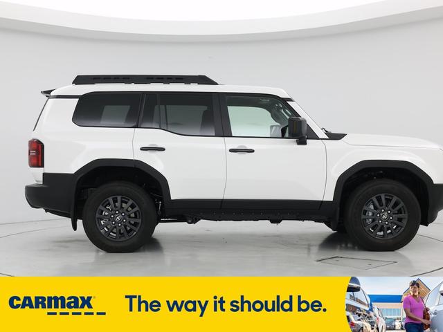 Photo of 2025 White Toyota Land Cruiser