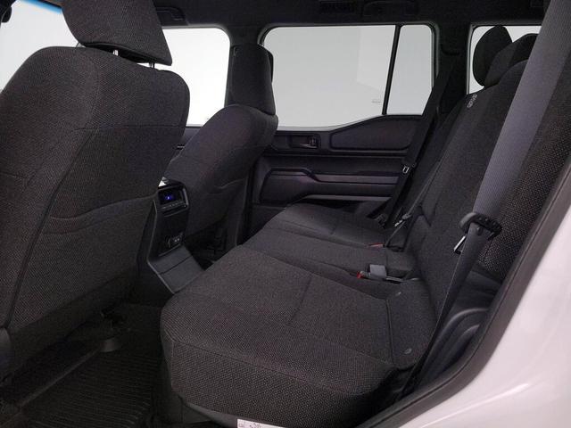 Photo of 2025 White Toyota Land Cruiser