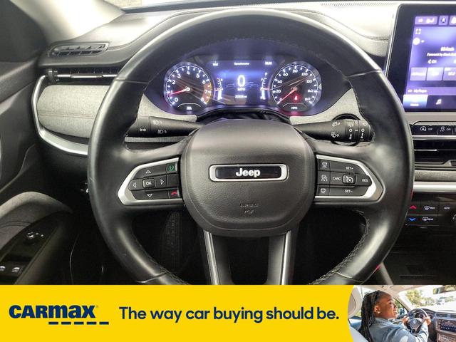 Photo of 2022 White Jeep Compass