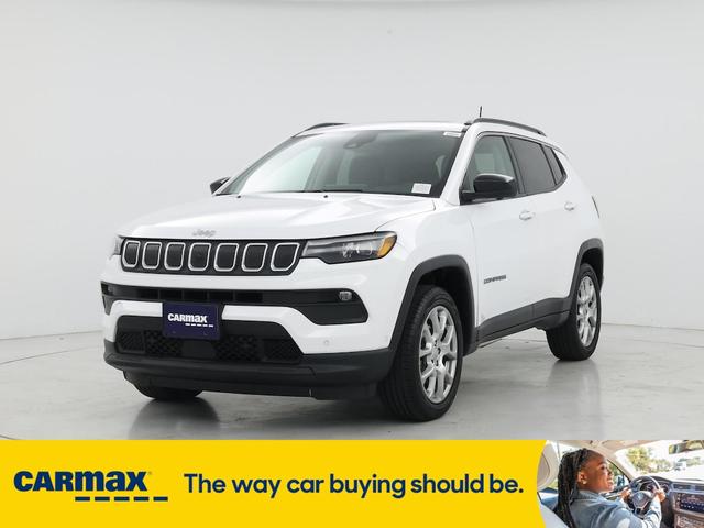 Photo of 2022 White Jeep Compass