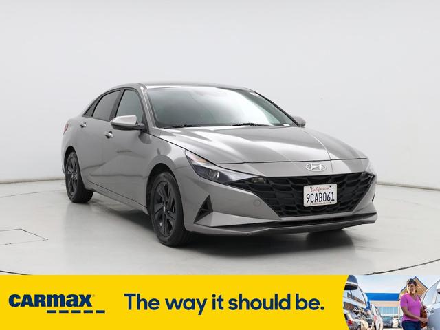 2022 Hyundai Elantra Hev
