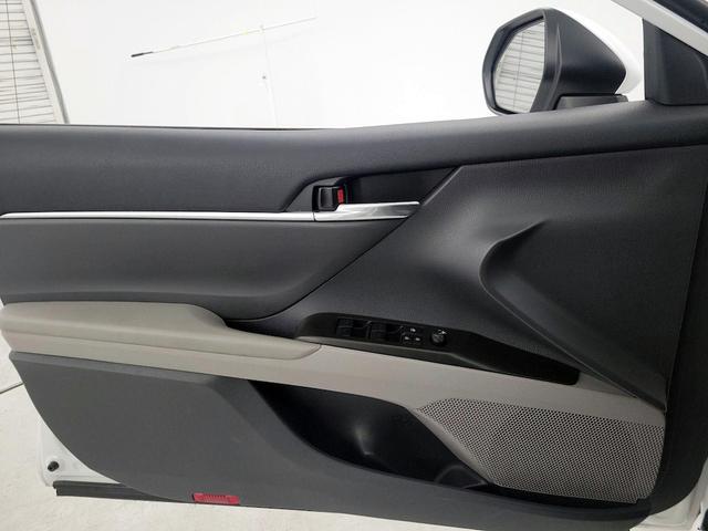 Photo of 2023 White Toyota Camry
