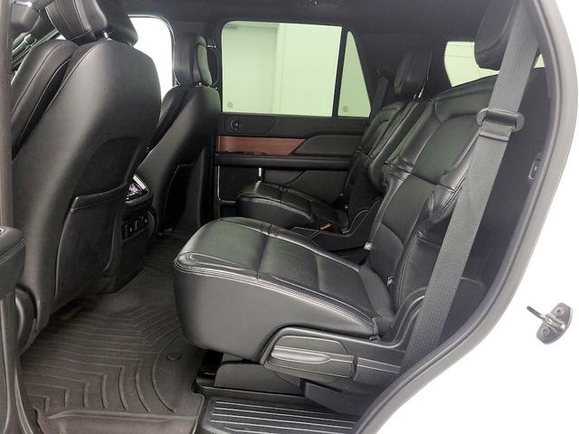 Photo of 2020 White Lincoln Navigator