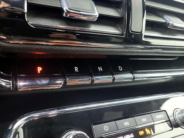 Photo of 2020 White Lincoln Navigator
