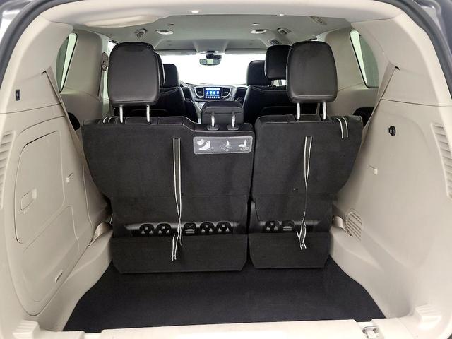 Photo of 2018 Gray Chrysler Pacifica Hybrid